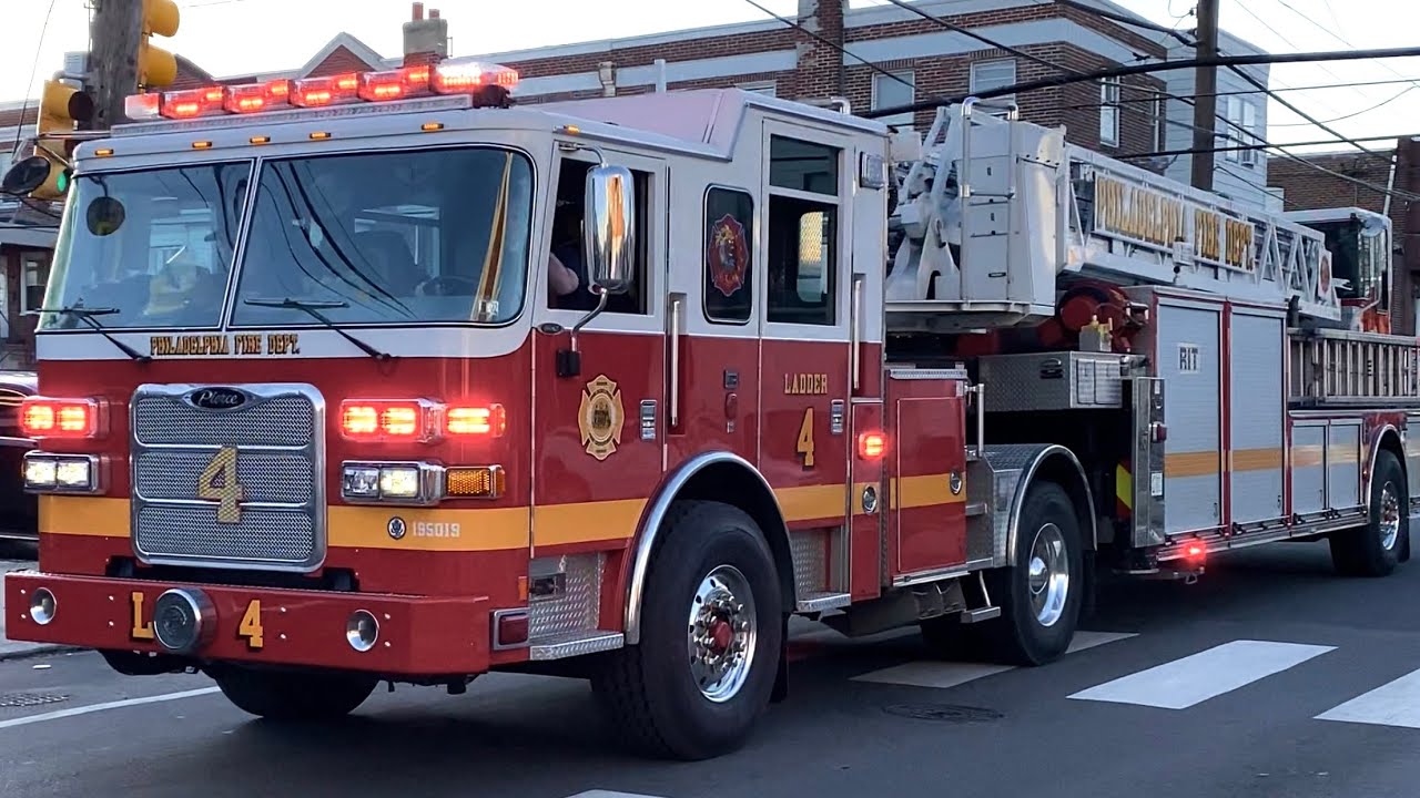 Philadelphia Fire Department Ladder 4 Responding. Seattle Fire 